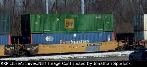 DTTX 795011A and two containers